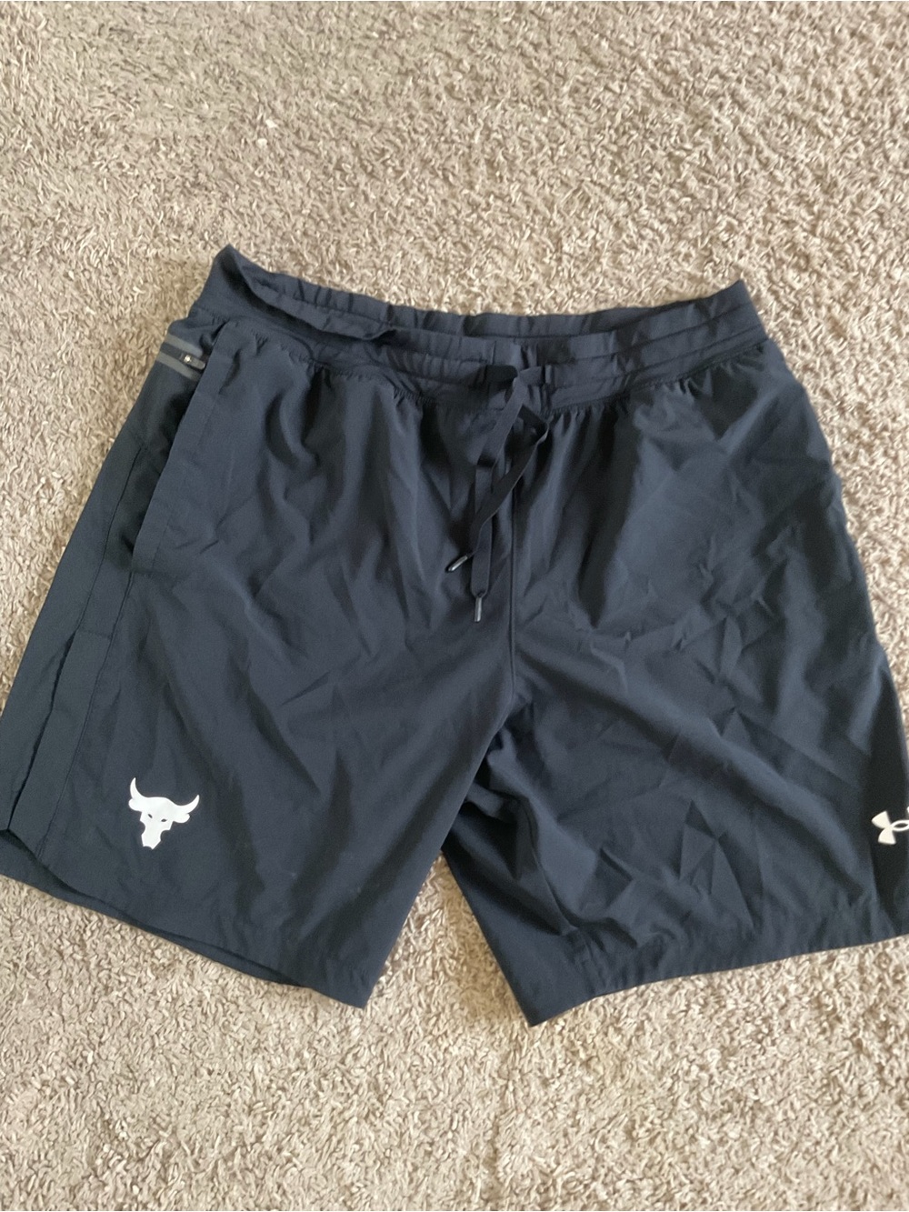 Men’s used pre owned as Is under armour unlimited black project rock shorts sz X